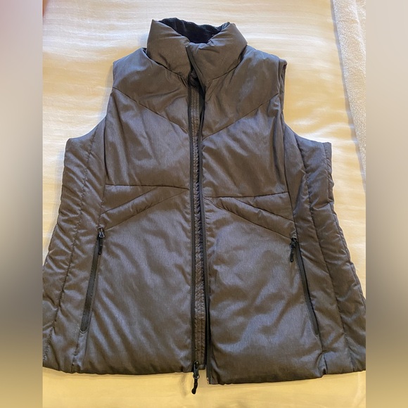 Champion Jackets & Blazers - Champion Women's Gray Down Filled Soft Puffer Vest size XL Excellent Condition!